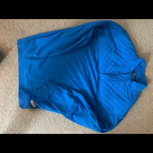 Blue vineyard vines pull over